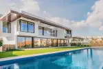 5 bedroom Villa for sale in Capanes Del Golf, Benahavis, Andalucia