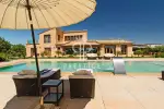 Immaculate 4 bedroom Farmhouse for sale with countryside view in Llucmajor, Mallorca