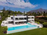 6 bedroom Villa for sale with sea view in La Cerquilla, Nueva Andalucia, Andalucia
