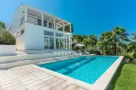 Furnished 4 bedroom Villa for sale with sea view in Sol de Mallorca, Mallorca