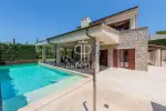 4 bedroom Villa for sale with countryside view with Income Potential in Canyamel, Mallorca
