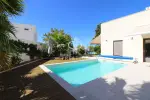 4 bedroom Villa for sale with countryside view and sea view with Income Potential in Santa Barbara de Nexe, Algarve
