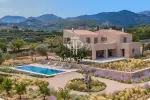 Architect Designed 4 bedroom Villa for sale with countryside view and panoramic view in Selva, Mallorca