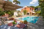 Spacious 4 bedroom House for sale in Banzao Colares, Sintra, Central Portugal