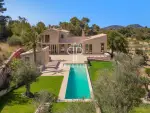 Immaculate 5 bedroom Farmhouse for sale with countryside and panoramic views in Cas Concos des Cavailier, Felanitx, Mallorca