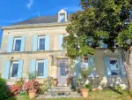 Renovated 6 bedroom Manor House for sale in Saint Thomas de Conac, Nouvelle Aquitaine