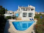 5 bedroom Villa for sale with sea view with Income Potential in Santa Ana, Menorca