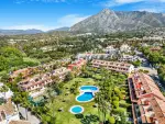 Inviting 5 bedroom Townhouse for sale with sea view in Puente Romano, Marbella, Andalucia