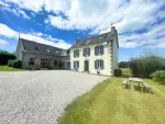 Income Potential 4 bedroom House for sale with sea view in Saint Nic, Plomodiern, Brittany