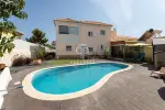 Stylish 4 bedroom Villa for sale in S Clemente, Loule, Algarve