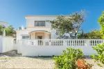 Bright 4 bedroom Villa for sale with countryside view in Budens, Algarve
