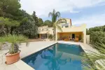 Stunning 5 bedroom House for sale with lake or river view in Peyriac de Mer, Occitanie