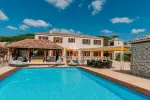 8 bedroom House for sale with Income Potential in Tournon d'Agenais, Nouvelle Aquitaine