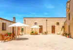 20 bedroom House with countryside view with Income Potential in Meledugno, Lecce, Puglia