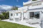Immaculate 2 bedroom Apartment for sale in La Rinconada, Nueva Andalucia, Andalucia