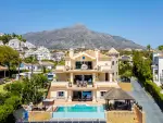 Stunning 4 bedroom Villa for sale with sea view in Marbella, Andalucia