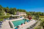 Beautiful 6 bedroom Villa for sale with panoramic and countryside views in Gordes, Provence Alpes Cote d'Azur