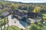 Immaculate 6 bedroom Manor House for sale with countryside and panoramic views in Siorac en Perigord, Nouvelle Aquitaine