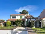 Spacious 6 bedroom House for sale with panoramic and lake or river views in Villeneuve de la Raho, Occitanie