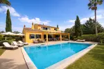 Spacious 4 bedroom Villa for sale with countryside view in Santa Barbara de Nexe, Algarve
