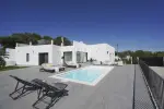 Immaculate 4 bedroom Villa for sale with panoramic view in Fuseta, Algarve