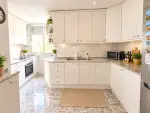 Spacious 4 bedroom Apartment for sale in Estepona, Andalucia