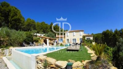 - 4 bedroom Villa for sale with sea view in Ceyreste, Cote d