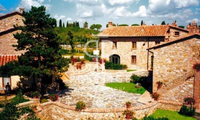 25 bedroom Farmhouse for sale with panoramic view in Florence, Tuscany