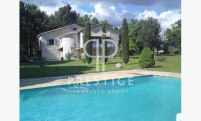 4 bedroom Villa for sale in Cucuron, Cote d