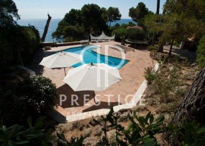 4 bedroom Villa for sale with sea view in Platja d