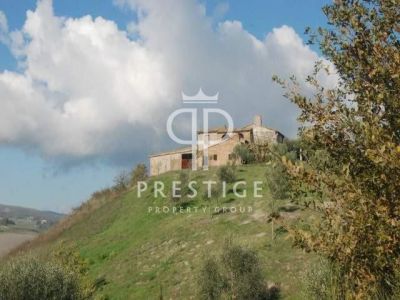 2 bedroom Farmhouse for sale with countryside and panoramic views in Allerona, Umbria