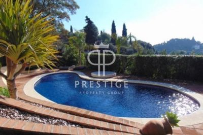 5 bedroom Villa for sale with sea view in Marbella, Andalucia