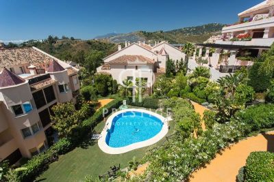 3 bedroom Penthouse for sale with sea view in Nueva Andalucia, Andalucia