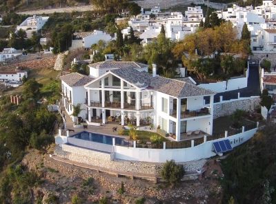 4 bedroom Villa for sale with sea view in Mijas, Andalucia