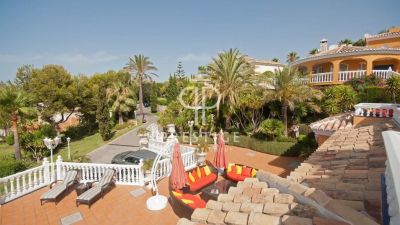 5 bedroom Villa for sale with sea view in Mijas, Andalucia