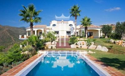 6 bedroom Villa for sale with sea and panoramic views in Benahavis, Andalucia