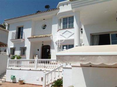 3 bedroom Villa for sale with sea view in Mijas, Andalucia