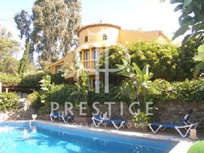 6 bedroom Villa for sale in Estepona, Andalucia