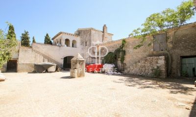 Manor House for sale with countryside view in Lloret, Pina, Mallorca