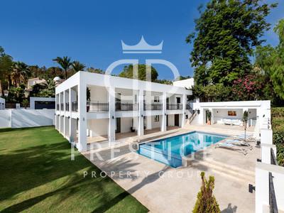 5 bedroom Villa for sale in Nueva Andalucia, Andalucia