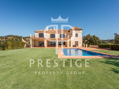 8 bedroom Villa for sale with sea view in Benahavis, Andalucia