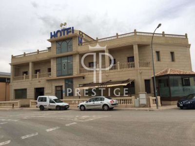 - 14 bedroom Hotel for sale in Montealegre del Castillo, Castile-La Mancha