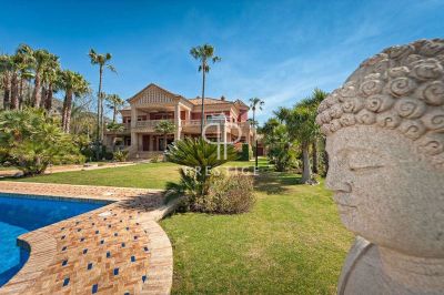 8 bedroom Villa for sale with sea view in Sierra Blanca, Marbella, Andalucia