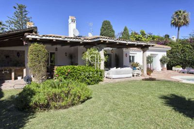 3 bedroom Villa for sale in El Paraiso Barronal, Malaga, Andalucia