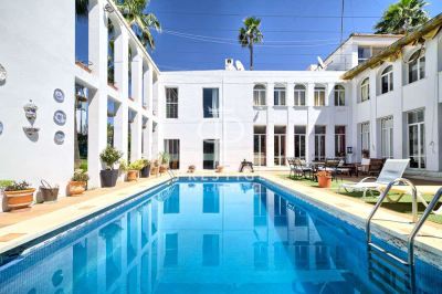 5 bedroom Villa for sale in Marbella, Andalucia