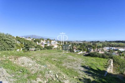 Plot of land for sale with sea and panoramic views in El Paraiso Alto, Malaga, Andalucia