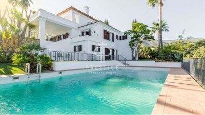 4 bedroom Villa for sale with sea view in Monte Paraiso, Marbella, Andalucia