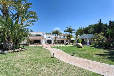 11 bedroom Villa for sale with sea view in Guadalmina Baja, Guadalmina, Andalucia