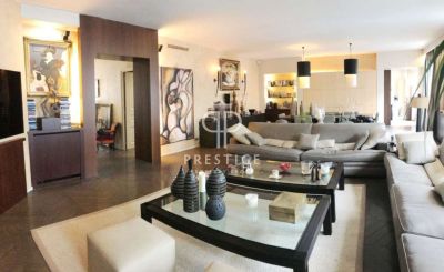 - 2 bedroom Apartment for sale in Avenue de Wagram, Batignolles Monceau, Paris-Ile-de-France