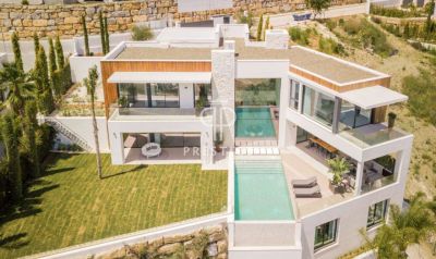 6 bedroom Villa for sale with sea and panoramic views in La Alqueria, Benahavis, Andalucia